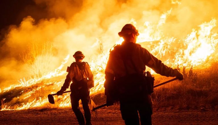 31,000 People Must Escape as Fresh Fires Destroy Southern California