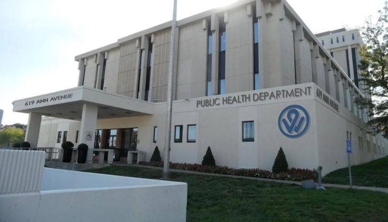 Kansas Faces 'Unprecedented' Tuberculosis Outbreak, Say Health Officials
