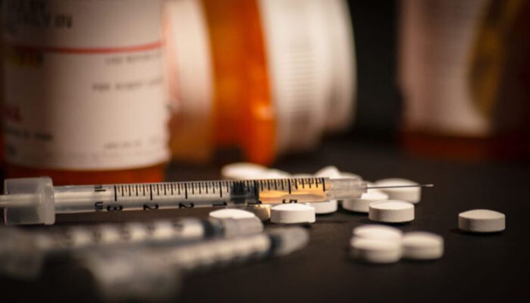 Lawmakers Want Insurance Providers to Fund Alternative Pain Treatments to Opioids