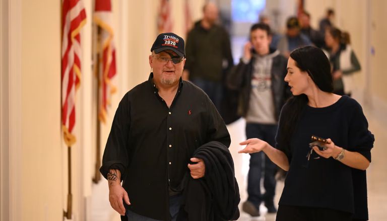 Oath Keepers Founder Rhodes is Not Allowed to Enter Washington or the Capitol Unless a Court Says It's Okay