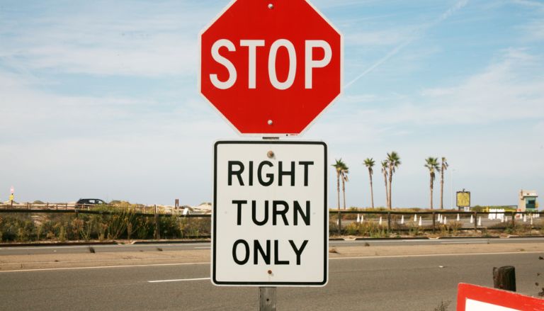 California Right-of-Way Laws Essential Information for Drivers