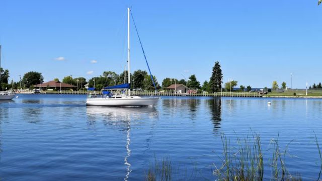 This Beautiful Lake Michigan Town Will Make You Forget About Florida’s Beaches
