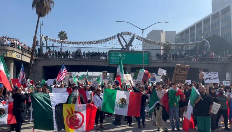 Thousands Rally in Downtown LA, Shut Down 101 Freeway in Protest of Trump’s Immigration Policies