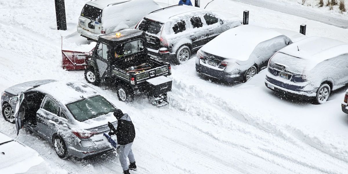 Deadly Blizzard Hits Midwest 3 Confirmed Dead as Tornadoes, Flooding, and Snow Strike