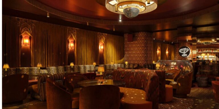 Vegas’ Best-Kept Secret A Retro Restaurant with a Hidden Speakeasy and Lavish Italian Dishes!