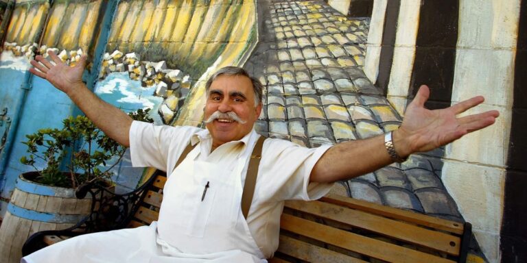 After 77 Years, Iconic Los Angeles Greek Restaurant Serves Its Last Meal